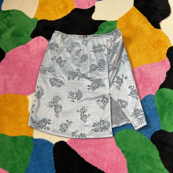 ASOS motel mini skirt with thigh slit - Picture 1 of 6